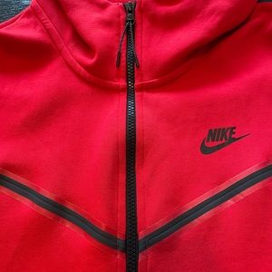 Men’s Nike Sportswear Tech Fleece Full-Zip Hoodie. Size MD, Red.